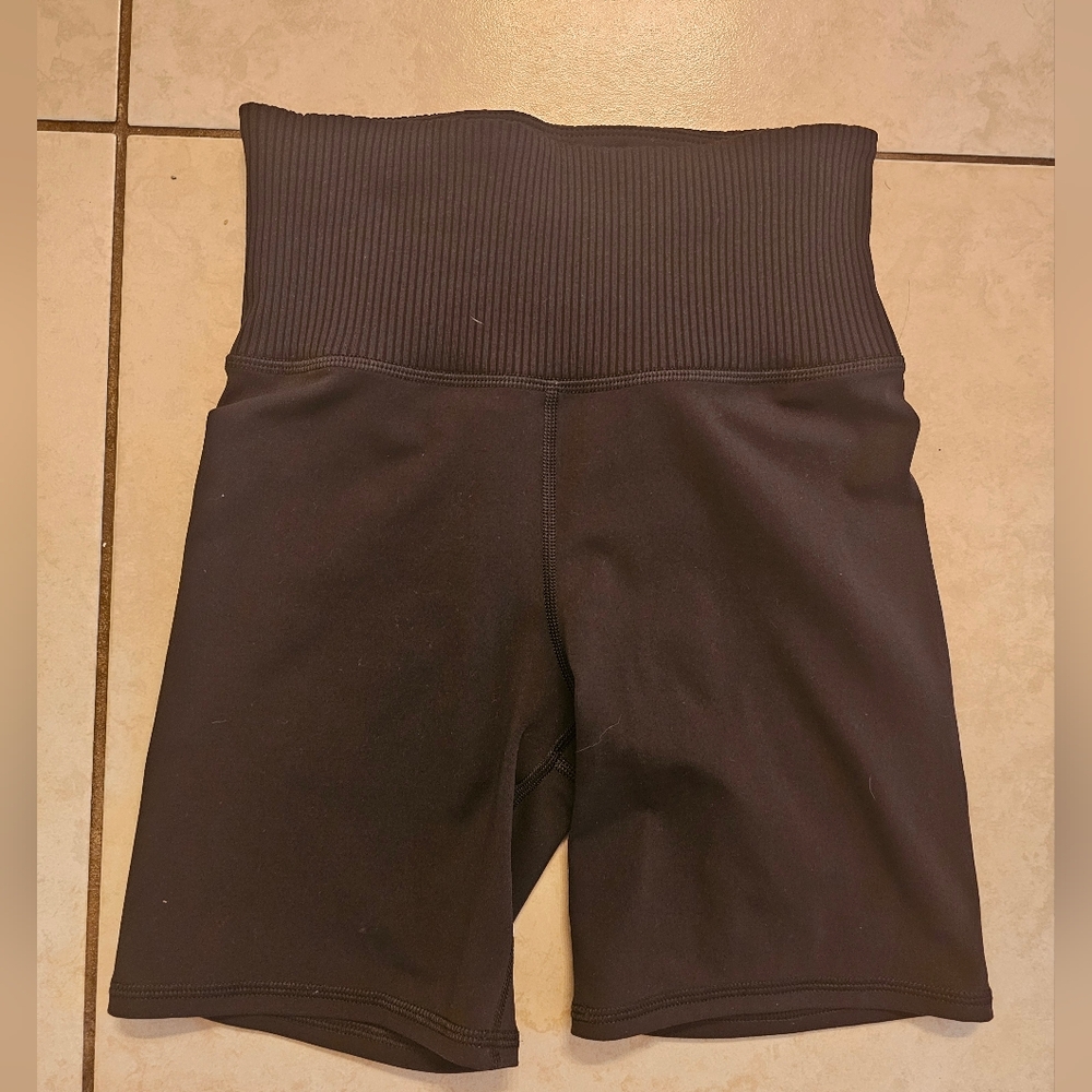 Black Vuori Ribbed Top Bike Shorts